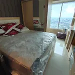 Holiday Staycation
